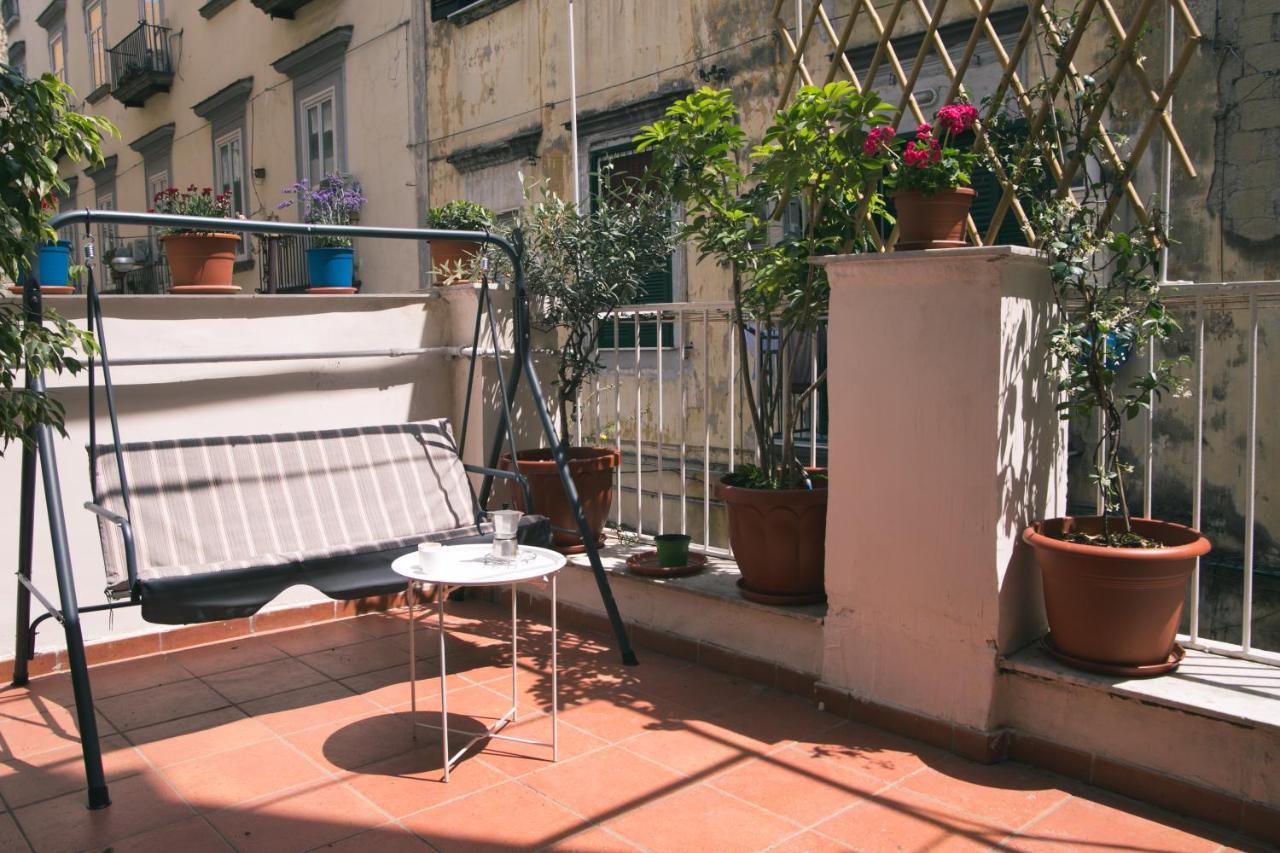 La Casa Del Nespolo, 2 Terrazzi E 2 Bagni In Centro Apartment เนเปิลส์ ภายนอก รูปภาพ