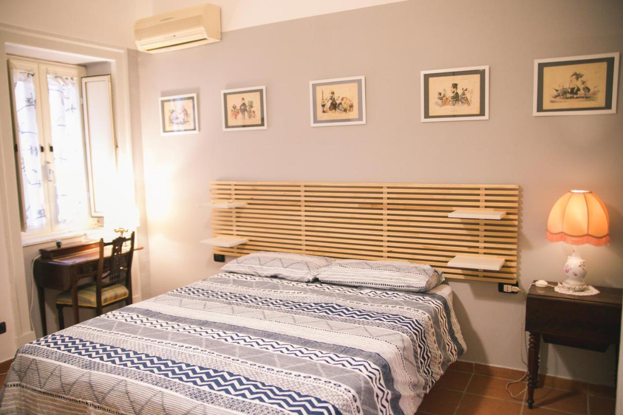 La Casa Del Nespolo, 2 Terrazzi E 2 Bagni In Centro Apartment เนเปิลส์ ภายนอก รูปภาพ