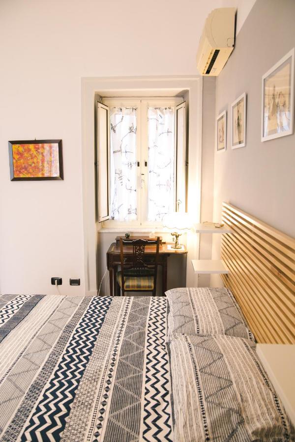 La Casa Del Nespolo, 2 Terrazzi E 2 Bagni In Centro Apartment เนเปิลส์ ภายนอก รูปภาพ