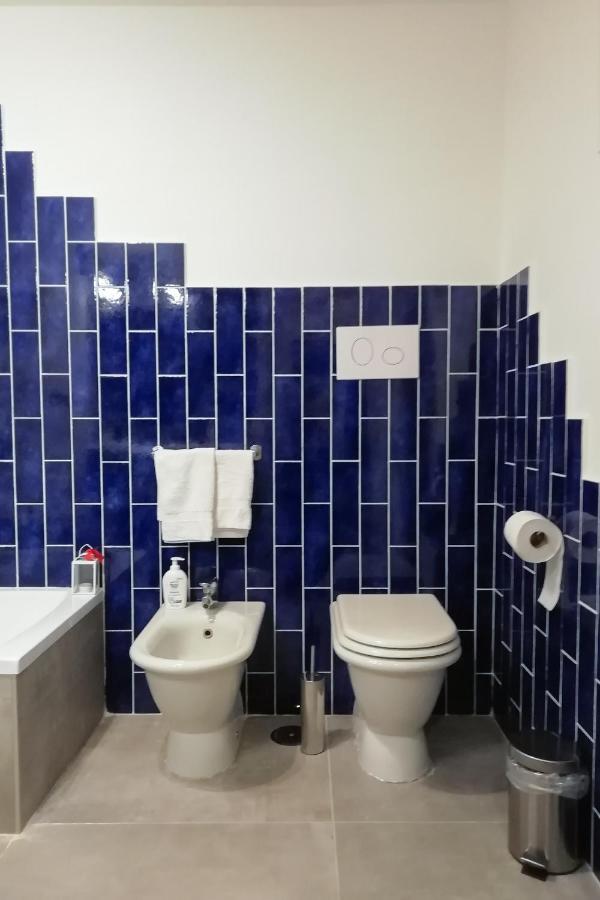 La Casa Del Nespolo, 2 Terrazzi E 2 Bagni In Centro Apartment เนเปิลส์ ภายนอก รูปภาพ