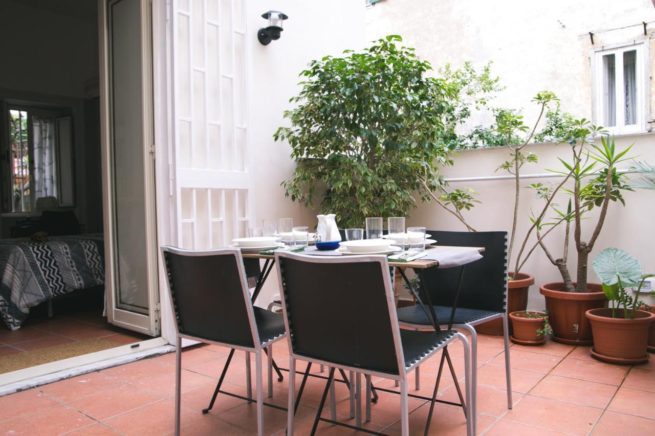 La Casa Del Nespolo, 2 Terrazzi E 2 Bagni In Centro Apartment เนเปิลส์ ภายนอก รูปภาพ