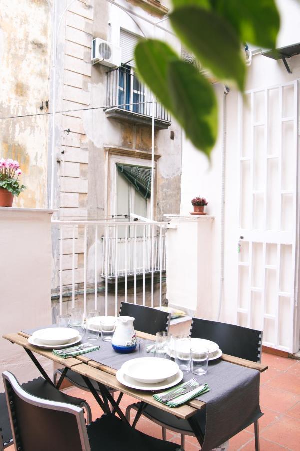 La Casa Del Nespolo, 2 Terrazzi E 2 Bagni In Centro Apartment เนเปิลส์ ภายนอก รูปภาพ