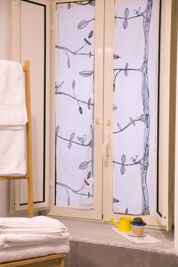 La Casa Del Nespolo, 2 Terrazzi E 2 Bagni In Centro Apartment เนเปิลส์ ภายนอก รูปภาพ